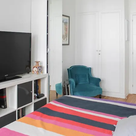 Spacious Cocoon 2 Steps From The Eiffel Tower * باريس