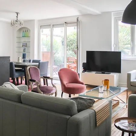 Apartman Spacious Cocoon 2 Steps From The Eiffel Tower *