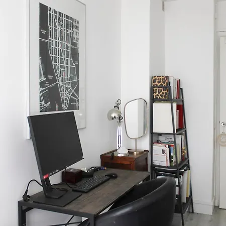 Spacious Cocoon 2 Steps From The Eiffel Tower