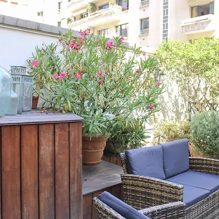 Apartment Spacious Cocoon 2 Steps From The Eiffel Tower *